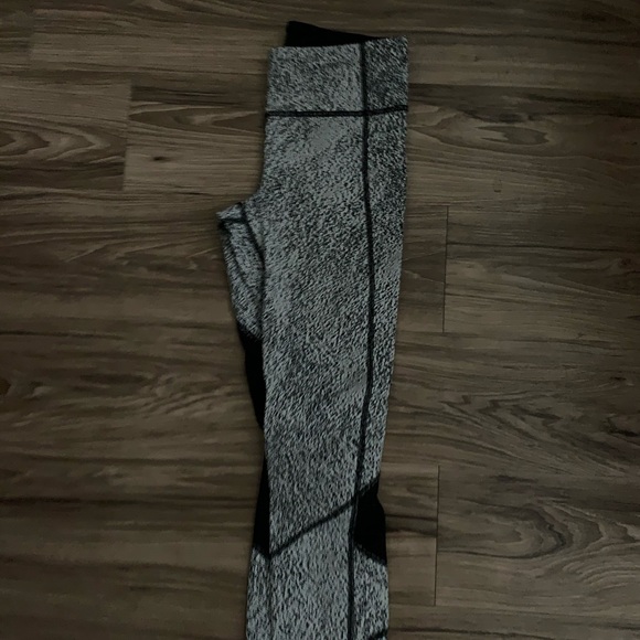 lululemon athletica Pants - Lululemon Speckled Crop
